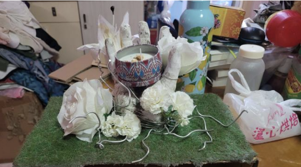 Use of flowers in Amare.